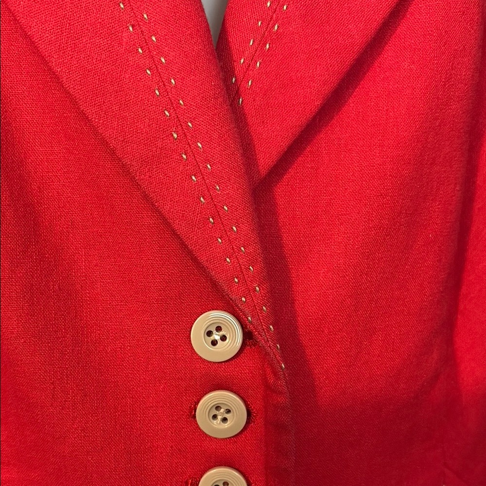 Red Structured Blazer With Classic Lapels - image 2